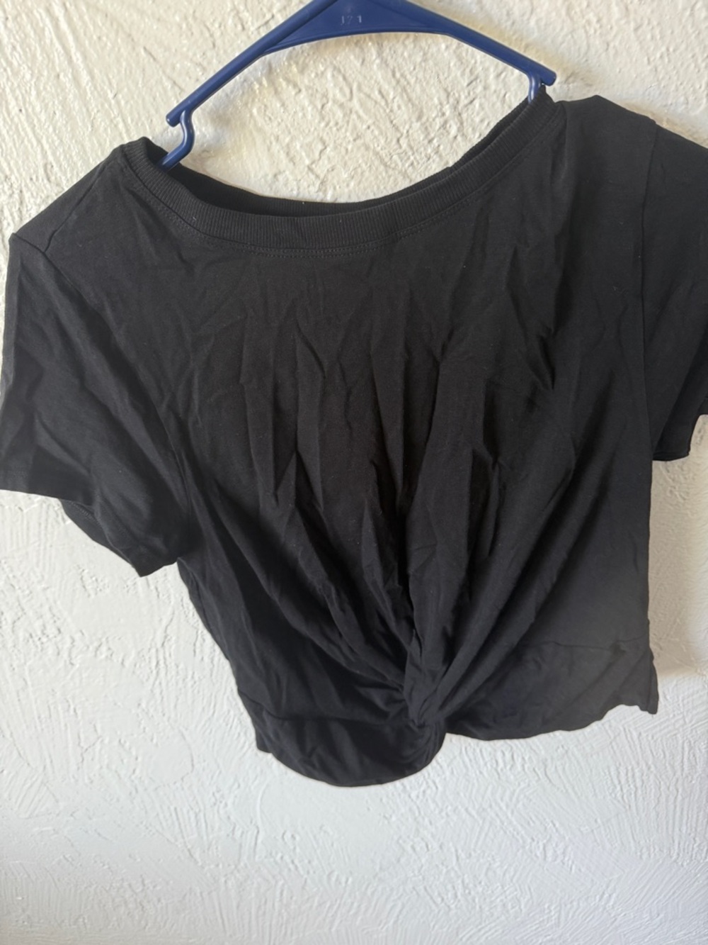 eye candy Black Front-Knot Crop Top